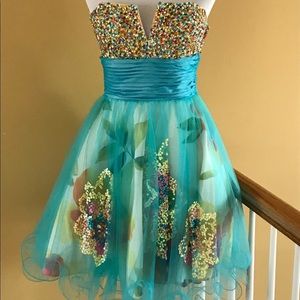 Jovani size 4 patterned cocktail dress.